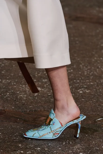 Look 8